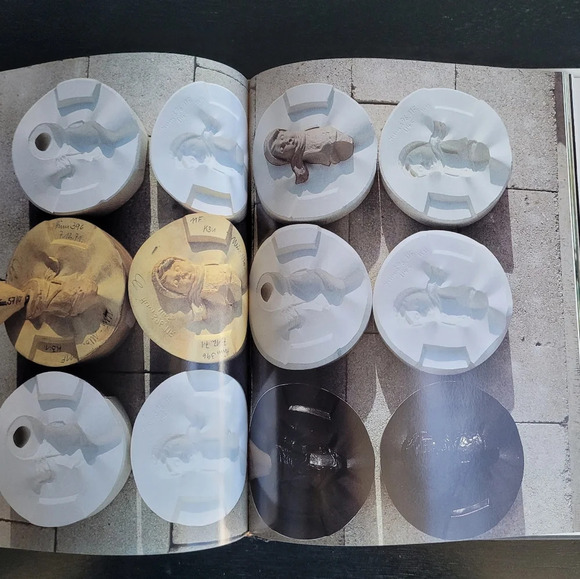 M.J.Hummel Album First Edition 1992 Collector's Hardcover Reference Book - Picture 7 of 15